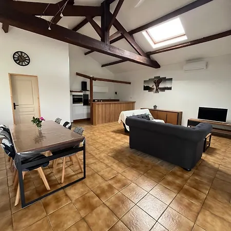 Сasa de vacaciones La Grange Avec Jardin Clôturé *