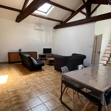 Сasa de vacaciones La Grange Avec Jardin Clôturé