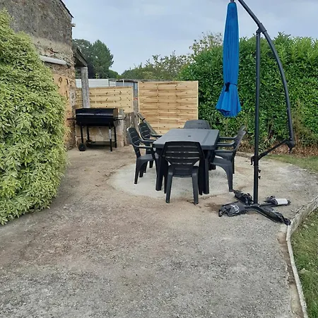La Grange Avec Jardin Clôturé *